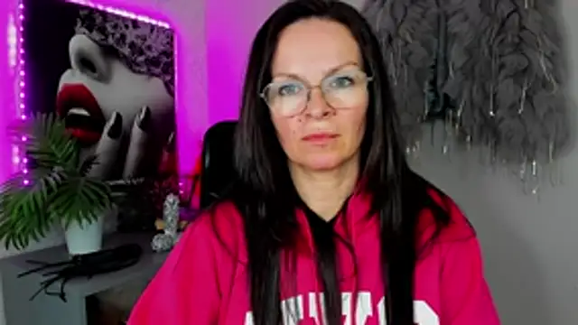 HelenLuxx online show from 04/09/26, 03:39