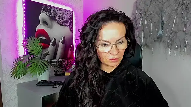 HelenLuxx online show from 04/23/26, 03:14