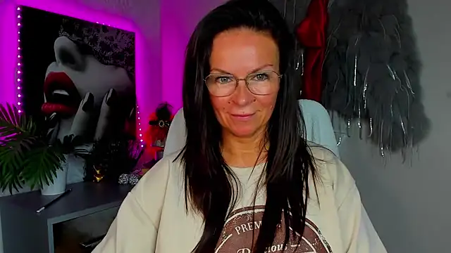 HelenLuxx online show from 07/26/26, 01:40