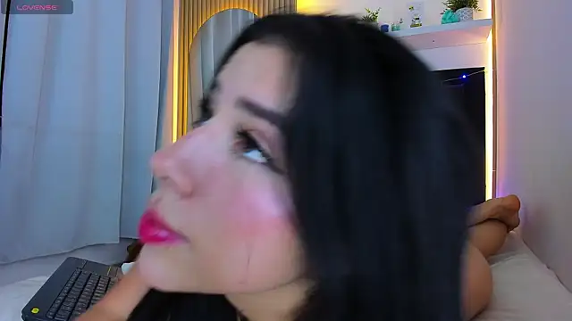 Snapshot of steisy_star chatting on 12/13/25, 08:04 steisy star online show from 12/13/25, 08:04