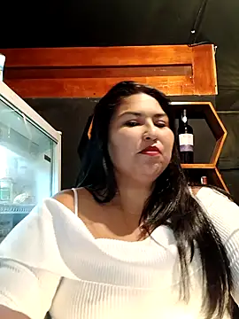 Snapshot of Marcela87 chatting on 02/10/25, 01:35 Marcela87 online show from 02/10/25, 01:35