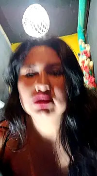 Snapshot of Marcela87 chatting on 02/13/25, 01:40 Marcela87 online show from 02/13/25, 01:40