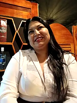 Snapshot of Marcela87 chatting on 03/17/25, 02:30 Marcela87 online show from 03/17/25, 02:30