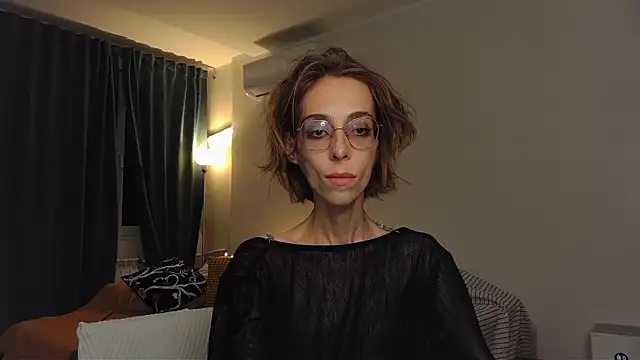 amber quell here online show from 04/03/26, 04:16