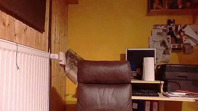 Snapshot of _squirty_cum_lady_ chatting on 06/27/26, 05:45 squirty cum lady online show from 06/27/26, 05:45