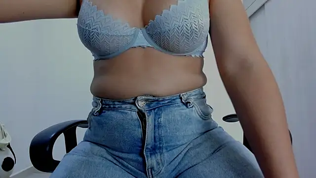 Amelia Debora Antonella online show from 03/06/26, 01:40