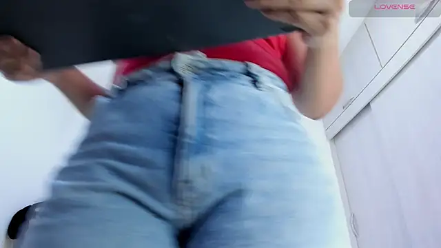 Amelia Debora Antonella online show from 04/20/26, 04:32