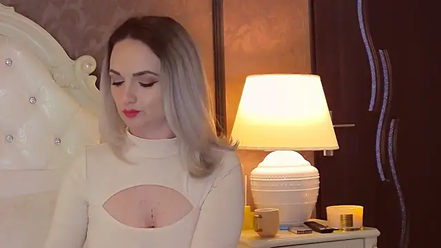 EllianaReese online show from 03/12/25, 06:29