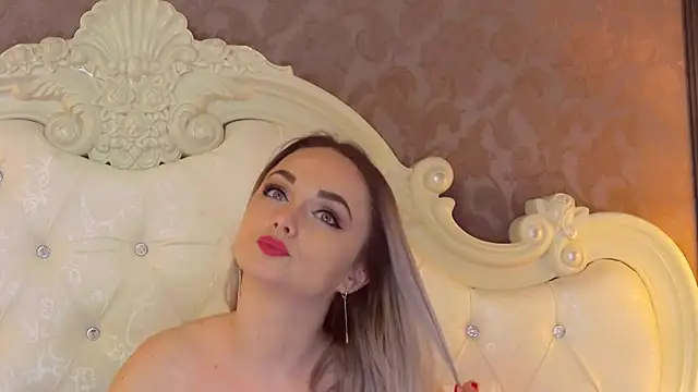 EllianaReese online show from 03/19/25, 06:03