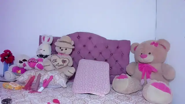 Snapshot of Dana_Jeins chatting on 02/12/26, 01:06 Dana Jeins online show from 02/12/26, 01:06