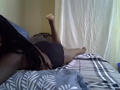 Snapshot of skinnysexynaughty chatting on 06/13/26, 10:24 skinnysexynaughty online show from 06/13/26, 10:24