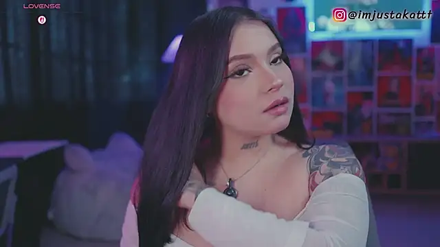 sensualkattt online show from 04/23/26, 08:22