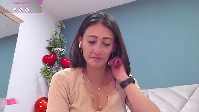 Snapshot of SharisWillian chatting on 03/01/25, 07:30 SharisWillian online show from 03/01/25, 07:30