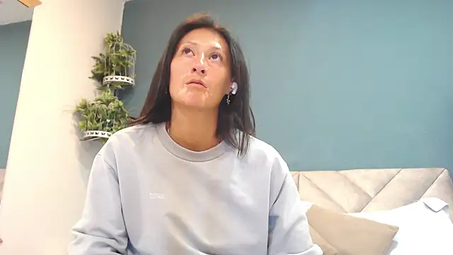 Snapshot of SharisWillian chatting on 05/11/26, 03:34 SharisWillian online show from 05/11/26, 03:34