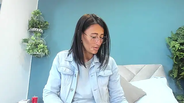 Snapshot of SharisWillian chatting on 07/09/26, 03:54 SharisWillian online show from 07/09/26, 03:54