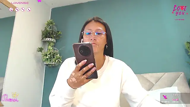 Snapshot of SharisWillian chatting on 07/15/26, 03:56 SharisWillian online show from 07/15/26, 03:56