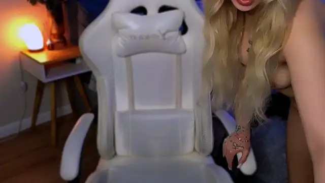 Lily Yin online show from 04/24/26, 05:43