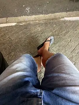 Snapshot of baruel-10 chatting on 02/22/25, 12:16 baruel-10 online show from 02/22/25, 12:16