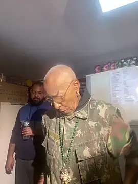 Snapshot of baruel-10 chatting on 09/23/25, 03:59 baruel-10 online show from 09/23/25, 03:59