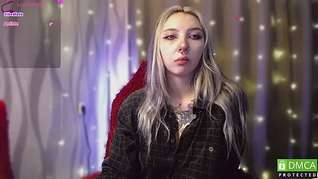 Snapshot of JustMeowGirl chatting on 01/20/25, 04:54 JustMeowGirl online show from 01/20/25, 04:54