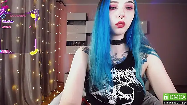 Snapshot of JustMeowGirl chatting on 10/10/25, 04:11 JustMeowGirl online show from 10/10/25, 04:11