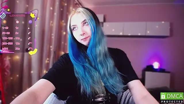 Snapshot of JustMeowGirl chatting on 10/25/25, 04:53 JustMeowGirl online show from 10/25/25, 04:53