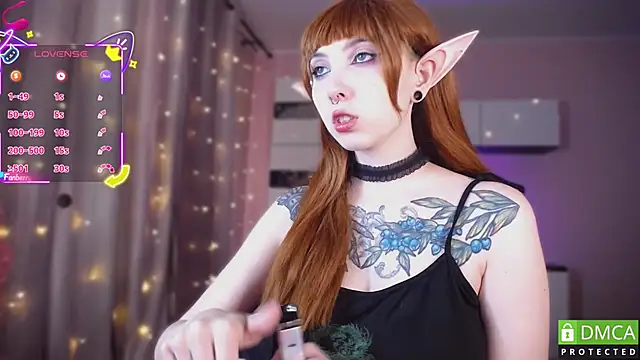 Snapshot of JustMeowGirl chatting on 10/27/25, 05:00 JustMeowGirl online show from 10/27/25, 05:00