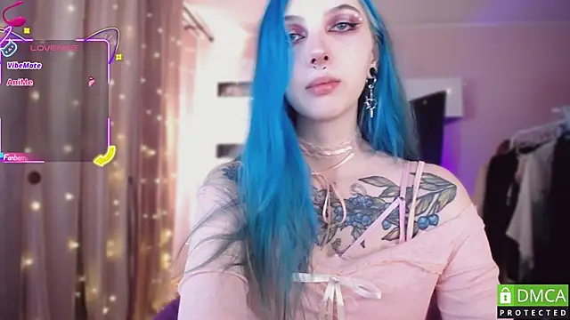 Snapshot of JustMeowGirl chatting on 11/28/25, 05:10 JustMeowGirl online show from 11/28/25, 05:10