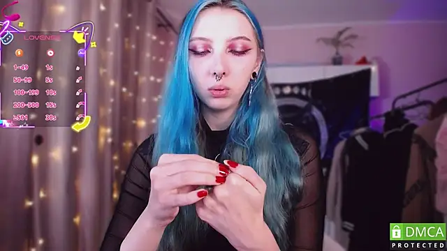 Snapshot of JustMeowGirl chatting on 12/14/25, 05:13 JustMeowGirl online show from 12/14/25, 05:13