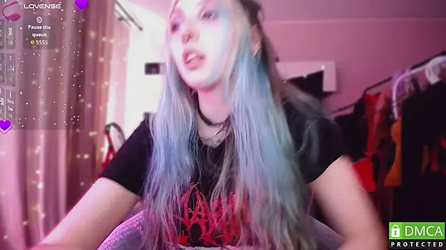 JustMeowGirl online show from 04/07/26, 05:52