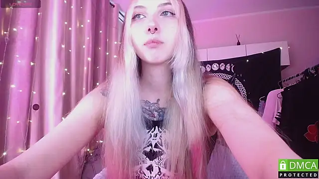 Snapshot of JustMeowGirl chatting on 06/24/26, 05:06 JustMeowGirl online show from 06/24/26, 05:06