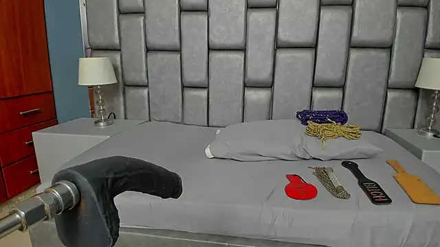 Foxy Assh  online show from 10/22/25, 11:21