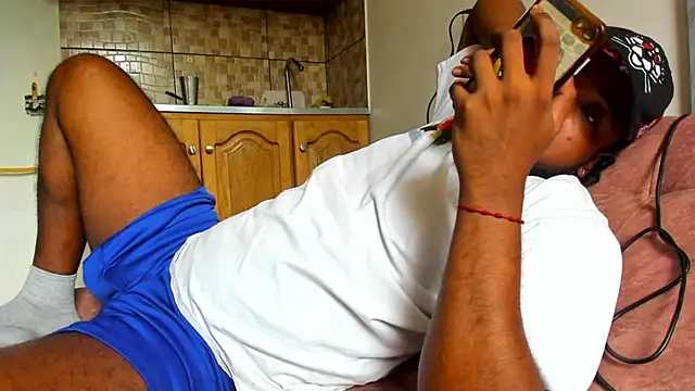 Snapshot of gavi_19cm chatting on 03/16/25, 09:37 gavi 19cm online show from 03/16/25, 09:37