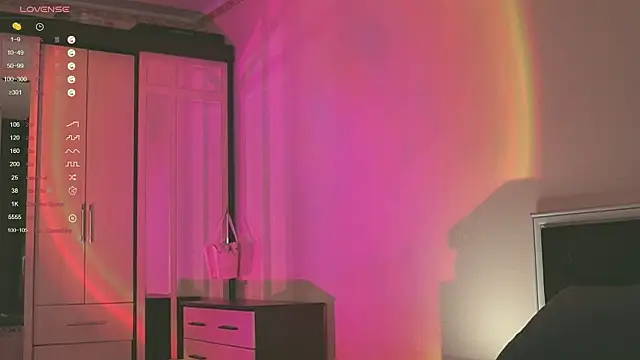 Snapshot of Polusladkoye chatting on 01/15/25, 09:09 Polusladkoye online show from 01/15/25, 09:09