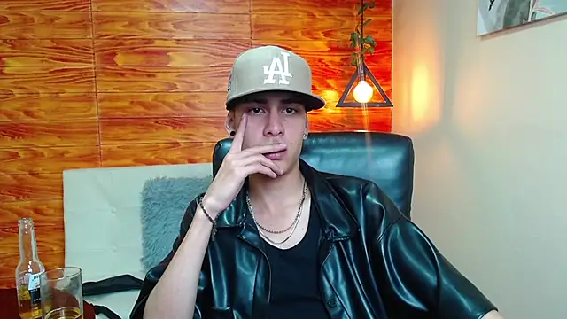 Bastiaan 28 online show from 12/24/24, 05:16