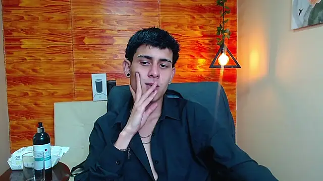 Bastiaan 28 online show from 01/08/25, 04:02