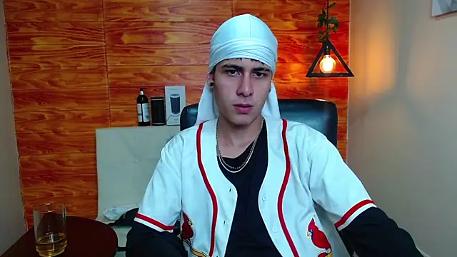 Bastiaan 28 online show from 01/12/25, 03:49