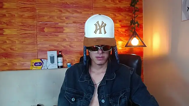 Bastiaan 28 online show from 02/14/25, 04:58