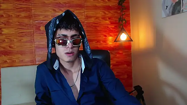 Bastiaan 28 online show from 02/18/25, 03:53