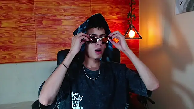 Bastiaan 28 online show from 02/22/25, 03:56