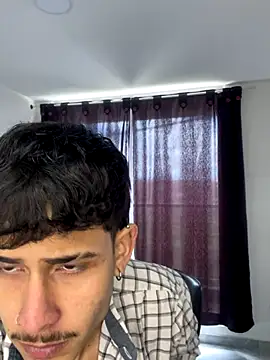 Bastiaan 28 online show from 10/05/25, 04:49