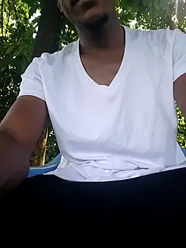 Snapshot of Juicy-hot_chic chatting on 04/03/26, 12:47 Juicy-hot chic online show from 04/03/26, 12:47