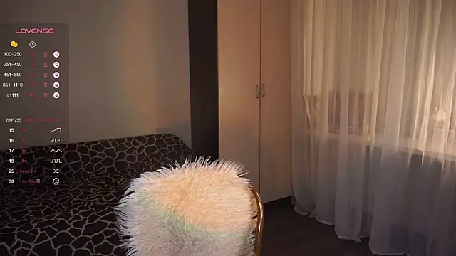 naiviv online show from 09/21/25, 08:21