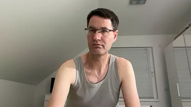 zxzx cam1 online show from 02/06/26, 10:57