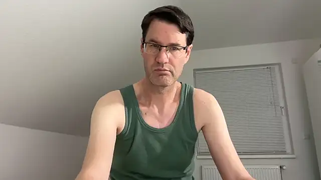 zxzx cam1 online show from 04/03/26, 09:35