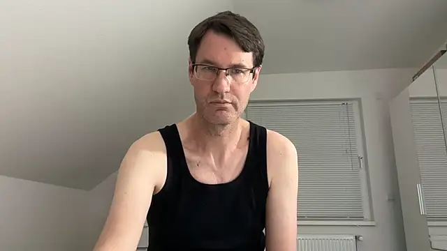 zxzx cam1 online show from 04/17/26, 03:37