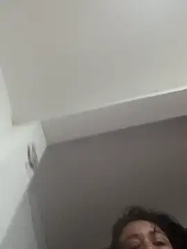 Snapshot of alondraabrown chatting on 03/03/25, 08:05 alondraabrown online show from 03/03/25, 08:05