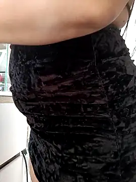 Snapshot of alondraabrown chatting on 12/19/25, 04:14 alondraabrown online show from 12/19/25, 04:14