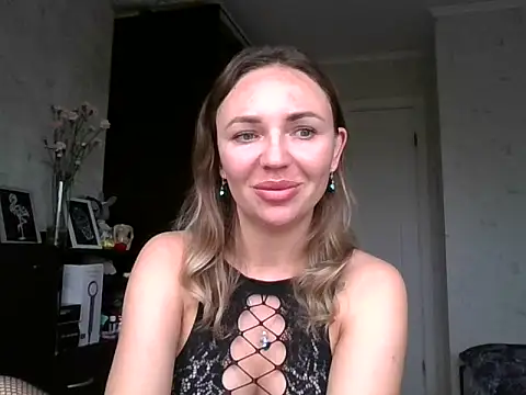 AngelinaLove28 online show from 10/13/25, 06:24