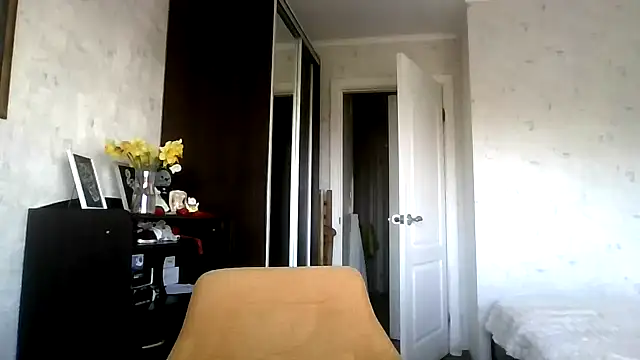 AngelinaLove28 online show from 04/07/26, 06:47